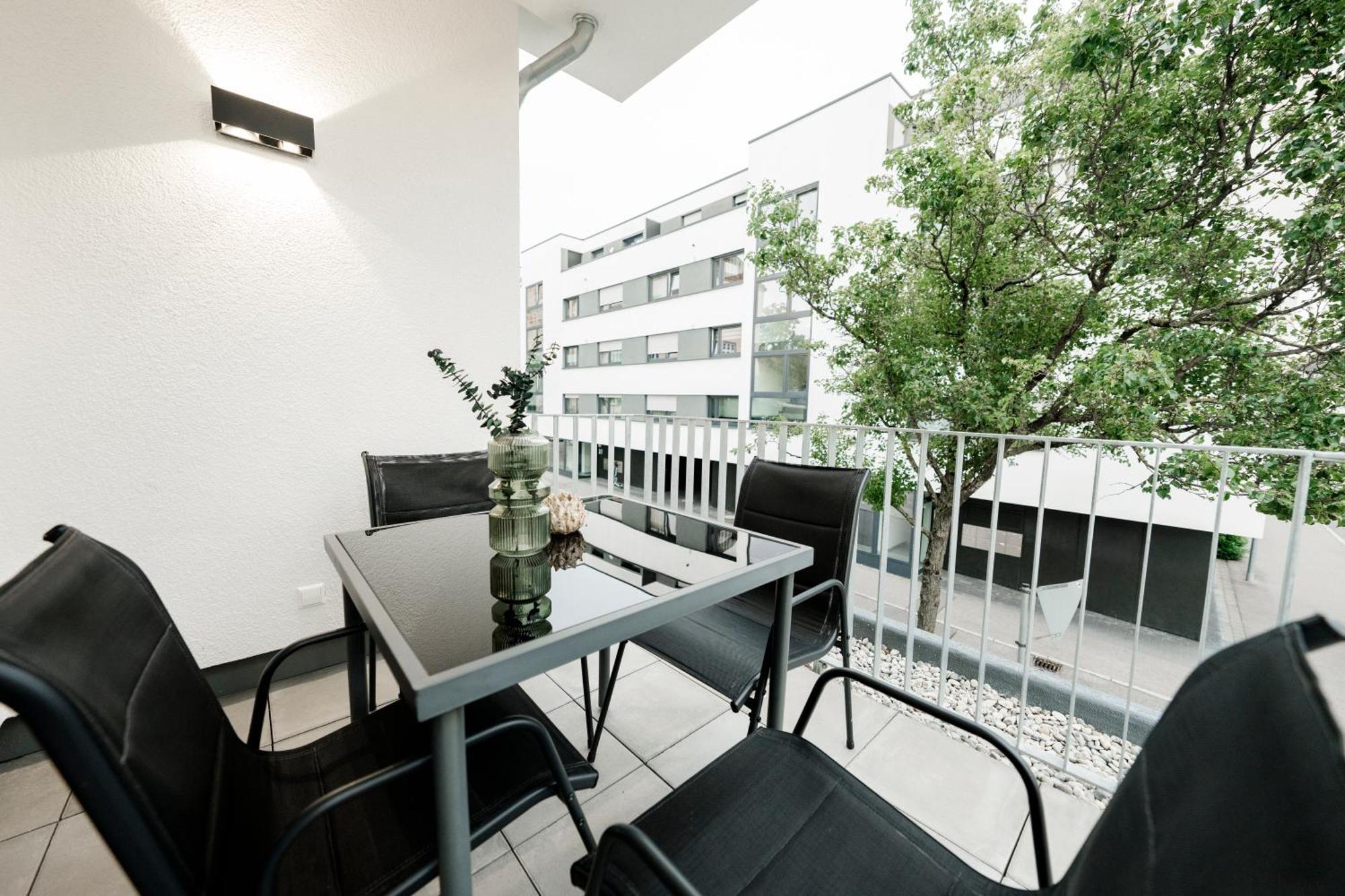 Kocasa-Apartments 01, City-Center Boeblingen, Stellplatz, Balkon, Waipu-Tv Exterior photo